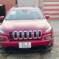 اجيب شيروكي 2017تحويل ثاني يوم بيه بنيد مبدل فقط مواصفات شاشه كبيره كأ...
