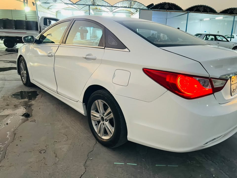 سلام عليكم سوناتا 14كصه جنطه ادوات متوم اربيل طبق الأصل شرط حاسبه 
مكينه 2400دوش بانزين 
تخم تايرات جدد
تبريد ثلج ثلج 
سياره ماتخسر عليها الف 
السعر 39وبيه مجال قليل لشراي مكاني ناصريه شطره ***********
