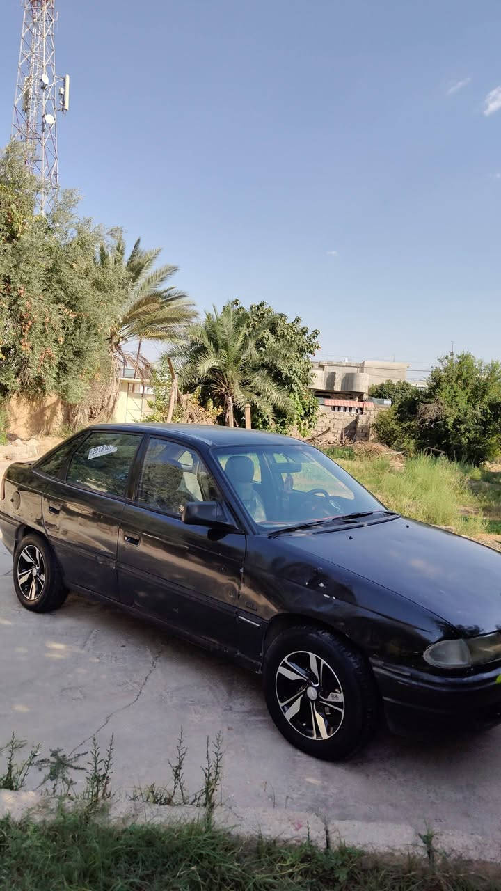 السلام عليكم من رخصت صاحب الكروب للبيع او مراوس بكوين استرا موديل 93 السياره محرك و كير شرط بسمي شرط التحويل هزه و لوحات جدد كاربون ما مسجله بعد السعر 30 وهاذا رقمي *********** بي واتساب
