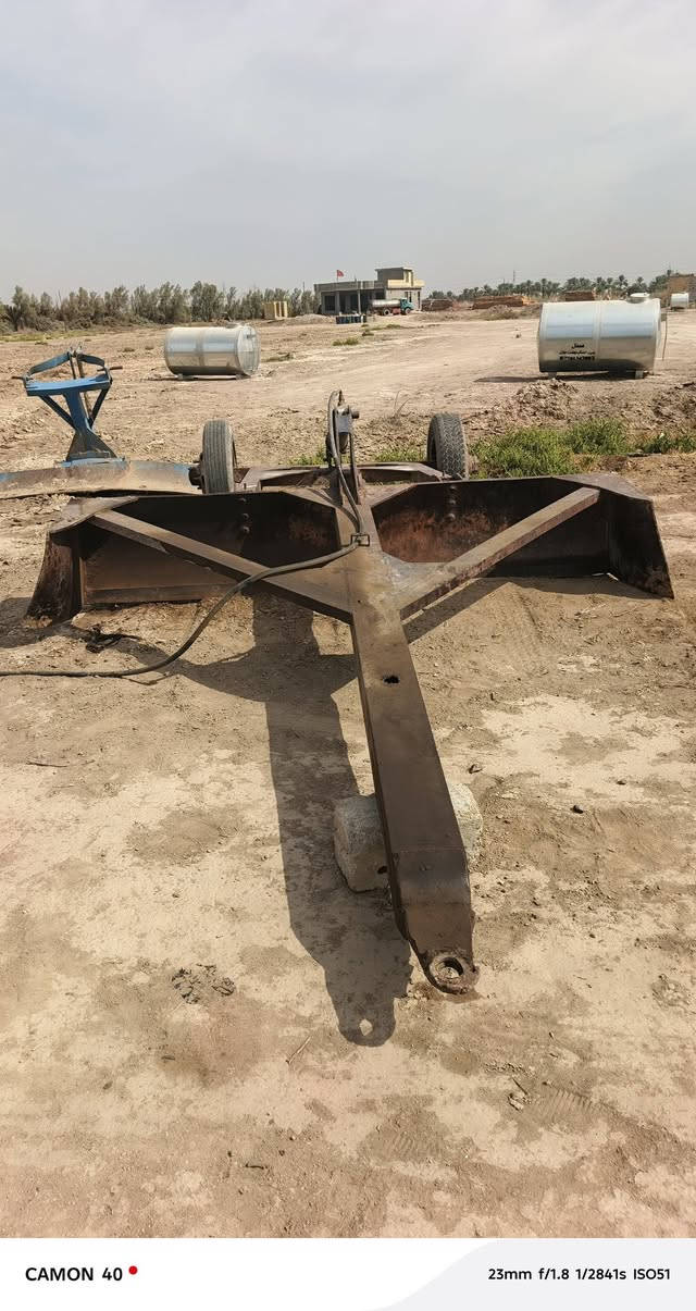 السلام عليكم يوجد معدات زراعيه للبيع بانواعها مرازه طابعات العدد اثنين فرماشه او رفاس اندبليت عنوان بابل شوملي ***********
