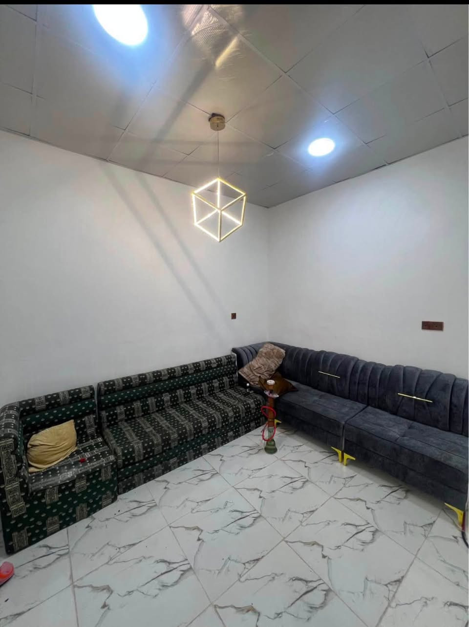 دار سكن للبيع 🏠
#المساحة :: 100
#السعر :: ٤٦مليون وبي مجال بسيط 
طابو صرف زراعي المالك عراقي 🇮🇶
#البناء_حديث_جاهز_للسكن 💯
شط لعرب الجزيرة شارع زين العابدين 
#الخدمات :: ماء كهرباء مدارس سناتر 
منطقة سكنية والبناء فيها منظم وحديث
#سقف سندويج شغل درجه أوله 
#المحتويات ::  وصحيات خارجية وحديقة
وأستقبال وصالة ومطبخ  وصالة معزولة
وموزع غرف وغرفتين منام وصحيات
#خارطة_مميزة_وسعر_مناسب
……….
#للأستفسار ::***********
١٥ متر عن شارع العام موقع يخبل
