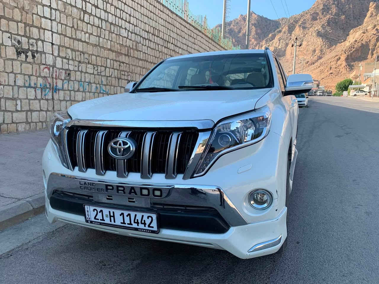 تویۆتا پڕادۆ مۆدیل ٢٠١٠  TX-L کامل کراوەتە ٢٠١٤ چوار پستۆن دەبڵ ئەکسڵ سێ پارچەی بۆیاغە بێ ناوگرتن هیچ دەعم و لێدراوی بە هیچ شوێنێکەوە نی یە گێر و مەکینە و ئەکسل دەبڵ ئەکسل بەشەرت تەبرید لەسەر سویچ  ڕەقەم سلێمانی سەنەوی بە ناوی خۆمانە هەتا ساڵی ٢٠٣١ سەلاجە و شاشە ئایپاد و سوکان ڤۆلیۆم و تحدید سورعە و کامیرا و حاسە هەر هەموو شتێکی بەشەرت چوارتایە تازە کامل ژێرەوەی تووند کراوەتەوە سەیارەکە هی ماڵانە و کامل خاوێن کراوەتەوە و هەر هەموو شتێکی بەشەرتی دە وەستا
ژمارە موبایل / 
***********
*********** ڤایبەر و تلیگرام و واتساپ
*********** 
ناونیشان ڕانیە 
تکایە ئەگەر موشتەری تەلەفۆن بکە یان نامە لە مەسەنجەر بنێرە
