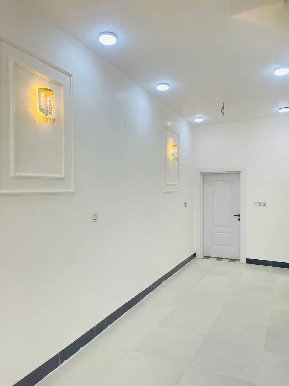 سلام 🙋‍♂️ 
#بيت_مساحه_٦٠ م
***********اتصل وتدلل 
طابو زراعي 
بناء ممتاز حديث وغير مسكون

مقابل ملحق قرية الغدير // النجف

طابوق 🧱 
صب اساس وسقف 

*********** وتساب

***********

السعر ٢٣

#ملاحظه البيت قريب على السوق والخدمات جدا
— في ‏‏النجف‏‏.
