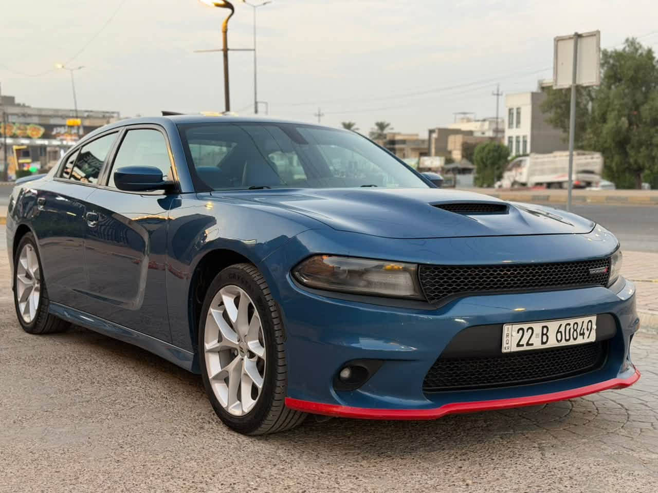 السلام عليكم ً
للبيع. چارجر GT  موديل.  2020
وارد خليجي محرك 3600 
2 ويل فول مواصفات للاخير 
ماشيه 48 mil  السيارة مدوشمه شادلها 
جكات
مكفوله من الصبغ والتبديل بقط بيها مكانين بارد ممبين BDR
السياره جديده بمعنى الكلمه 
السعر 260 وبي مجال 
مكان السياره بغدادالسيديه
