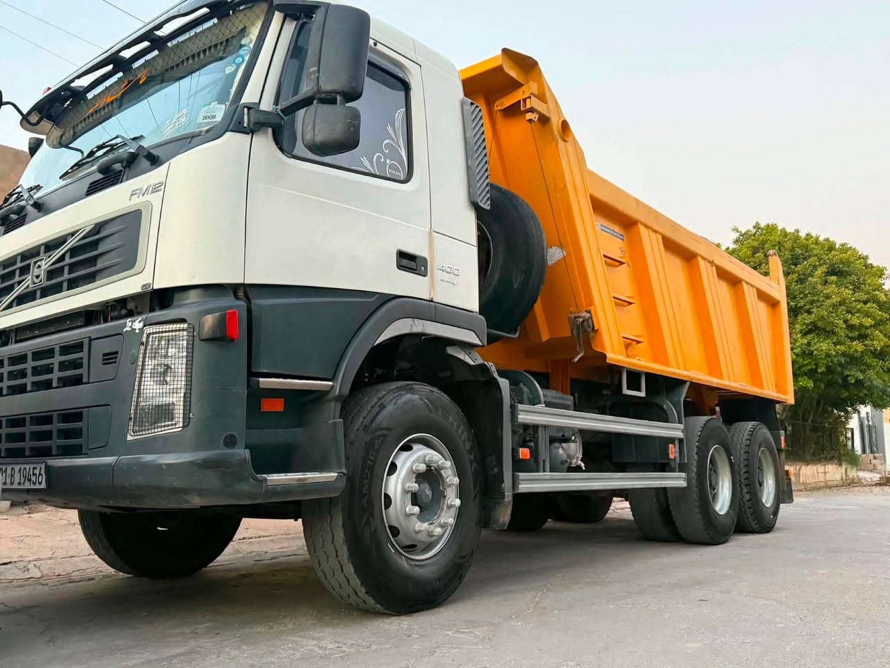 سلام عليكم البيع فالفو شيطاني موديل 2007سياره ابلادي كلاب رقم تلفون ***********
