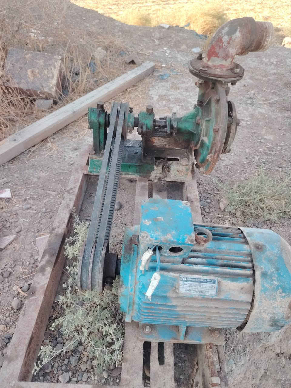 للبيع عدد 10/خنزيره ٤*٤ وموطور ١٠ حصان ٦ بس واحده موطوره ٧ونص حصان /٢ خنزيره ٥ *٤ وموطور ١٠ حصان
واكو ٥ عدد بس خنزيره وقاعده بدون موطور تصال *********** واتساب ***********
