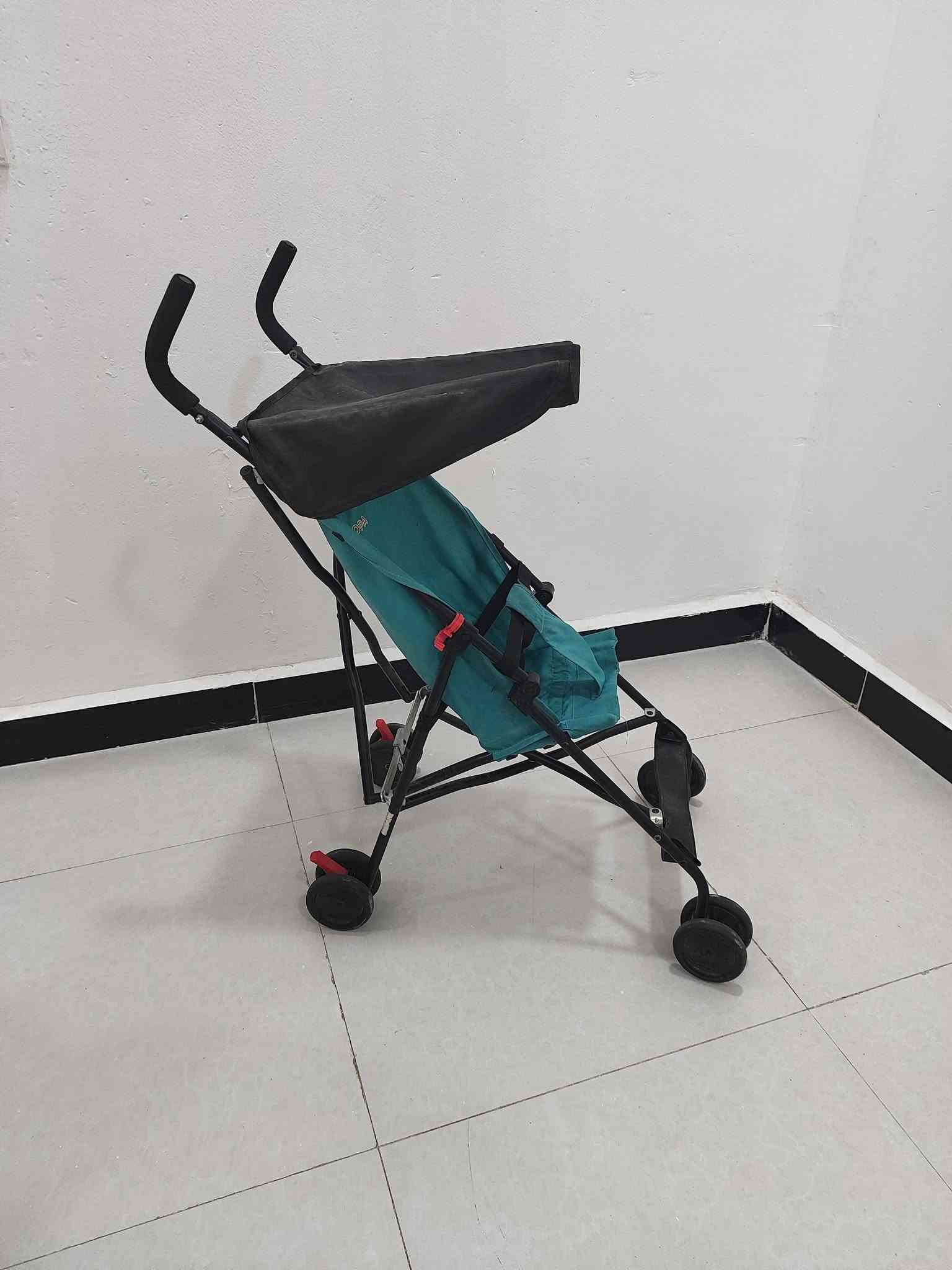 سرير أطفال • عربة أطفال • تايواني
