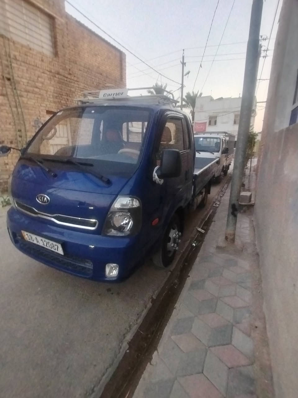 كيا فحل موديل 2007 4000 السياره مقفوله بيها رشه صبغ  مكفوله من الكلبه ا  ني المالك السعر خاص فقط بها رش الصبغ سياره بيها جراد كانت***********
