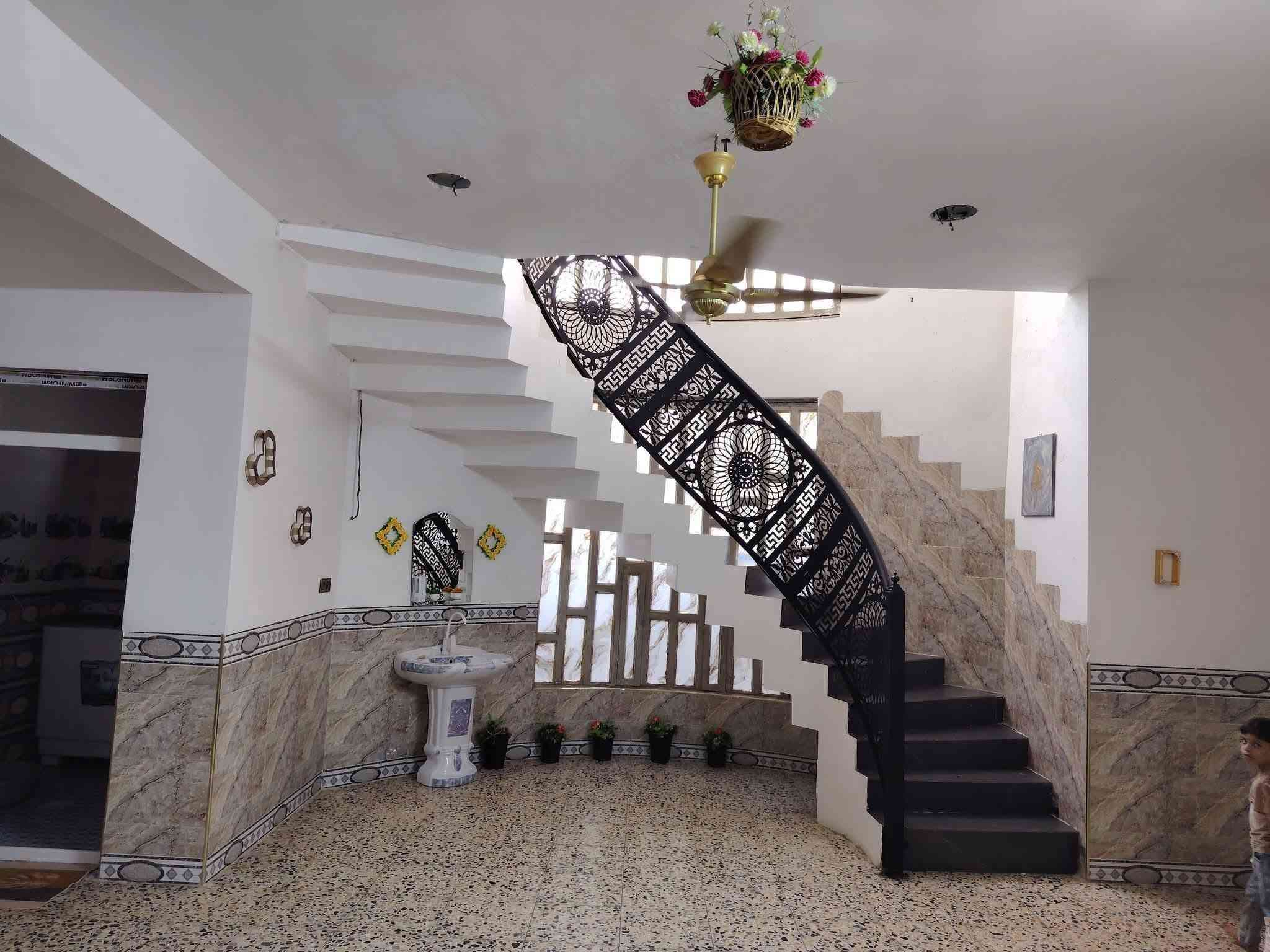 #بيت #للبيع
في حي الخضراء
خلف جامع التقوى
على ساحه
المساحة ٢٨٠متر
طابق ونص مكون من 4غرف نوم
السعر 145مليون قابل للتفاوض
مكتب عزت للعقار شارع 60قرب تقاطع جامع التقوى مقابل المول الجديد في حي التأميم
هاتف
***********
