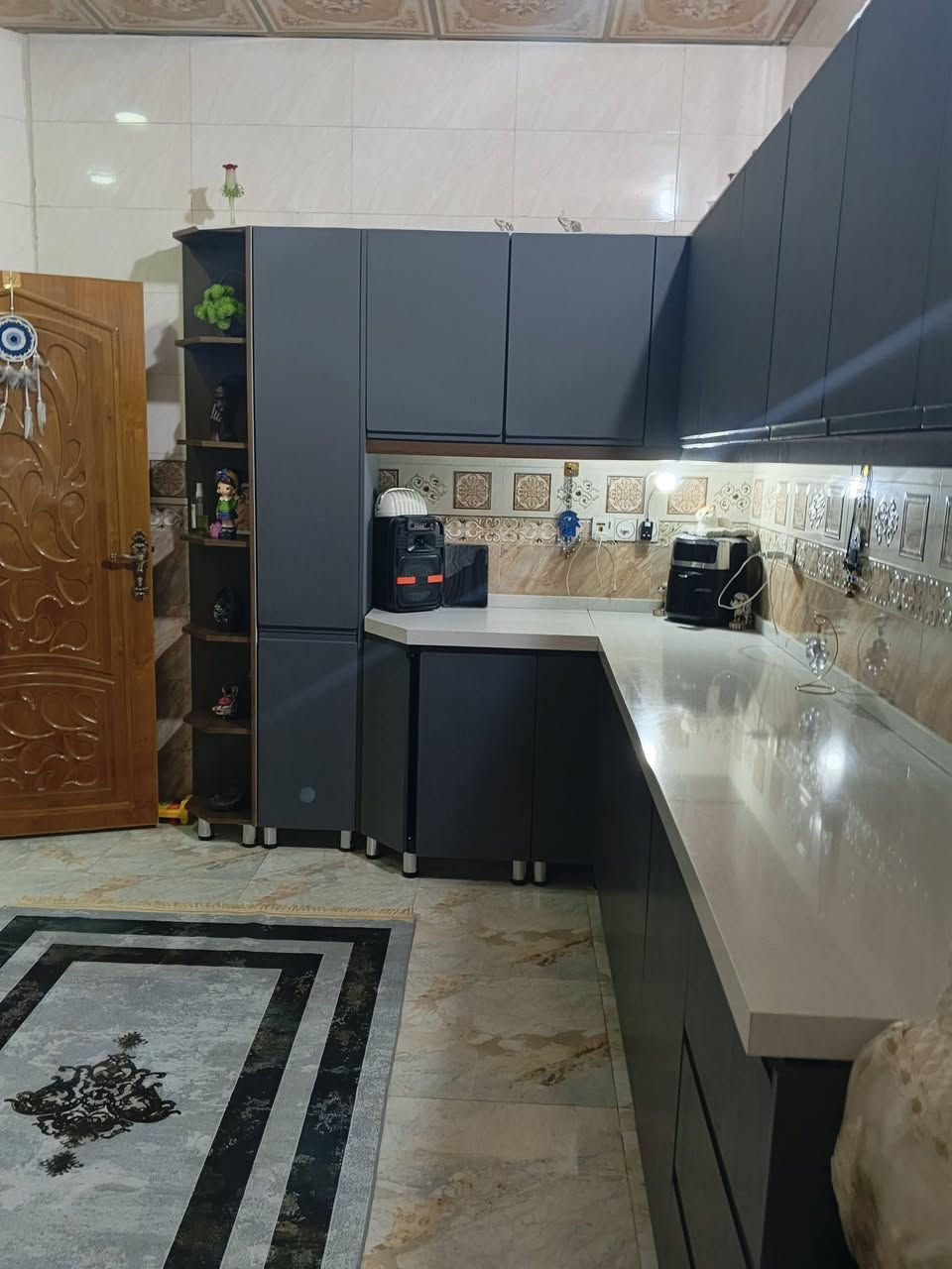 دار للبيع المساحه 180/متر طابق واحد غرفتين نوم 

حله ابو خستاوي شارع منصور بدايته موقع قريب علا شارع كربلاء خدمات كامله بناء حديث درجه اولى طابوك صب كونكريت 

وجه شارع قريب علا شارع كربلاء خدمات كامله 

يبعد عن شارع كربلاء يبعد 130/متر اقرب عرض شارع 12متر 

السعر 73وبي مجال بيع او مراوس//***********
