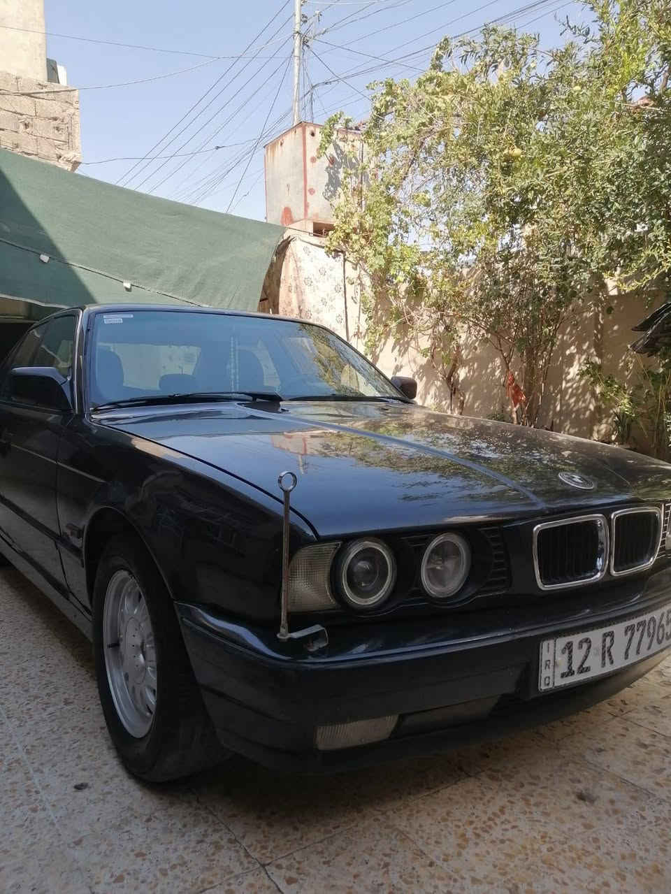 بيئم 525 اسود كير عادي محرك وكير شرط محرك 20 كبس عليها  صدر خلفي وامامي جديد لايت زينول منضومة جديده وايرمنيه كلها شغاله سيارة جاهزه مايعوزها شي مكاني موصل السعر 42 وبيها مجال بصيط خاص ما اجاوب الشراي يتصل ***********
