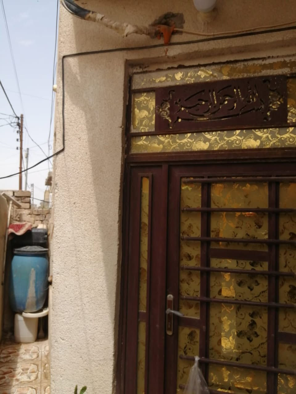 يعرض مكتب بركات الكرار
عن وجود مشتمل للبيع 
مساحه 100م مربع
بناء بلوك وعكاده 
غرفتين وهول واستقبال ومطبخ وبيتونه
قريب عل الشارع شارع ابو محمد الزغبي مجاور ضافر زرزور
طابو زراعي 
سعره 31 وبي مجال للشراي 
الاستفسار عل الارقام 
***********
***********
بأداره حجي محمد الغرباوي
