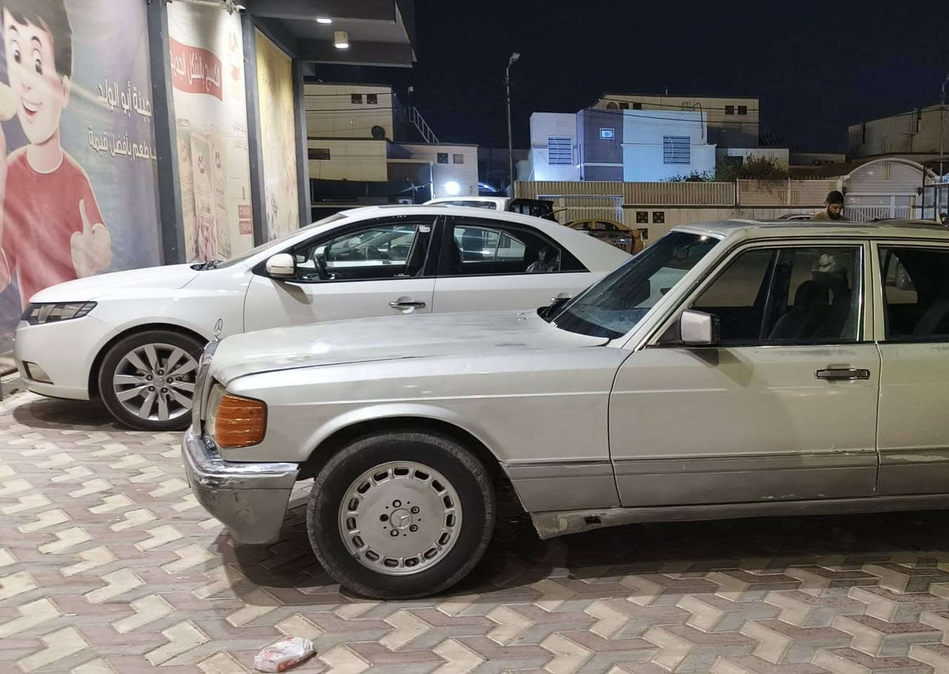 مرسيدس رئاسي  300  موديل  1990  
السعر فقط  18 $  وبيها مجال قليل للشراي 
محرك وكير 2500 ياباني 
راعيها مسافر بدون تحويل
العنوان النجف *********** ✅ 
سنويه استنساخ فقط وتكفل سرقه وعشائر ♻️
