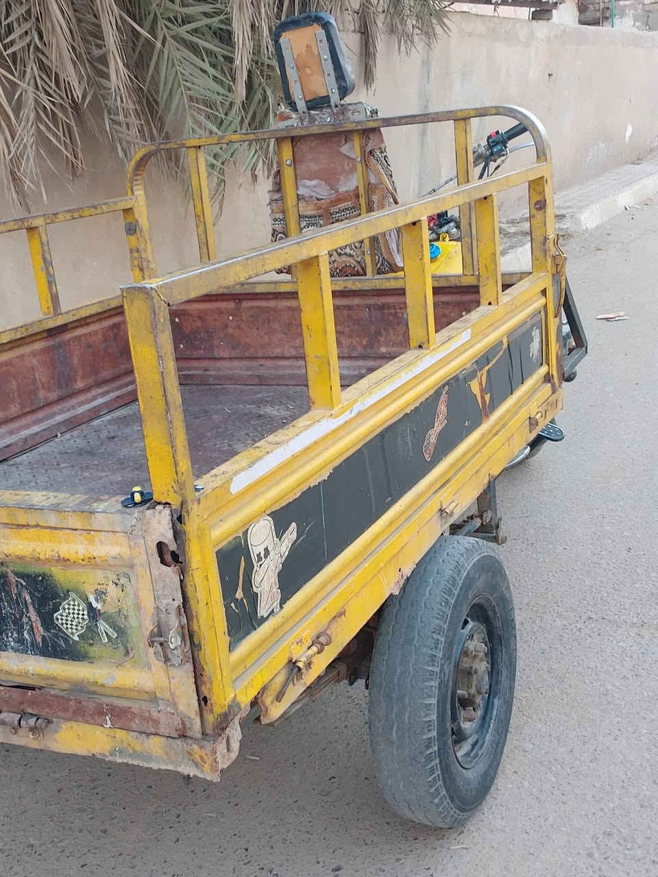 سلام عليكم ستوته للبيع MTR أوراق شاصي مكفول محرك مفتوح إكسل همر 5برغي كله جديد ضفيره جديده كهربايات كله شغاله عام عوزه بس تعديلات بسيطه السعر 800.بيه مجال مكان ميسان قلعه صالح الاتصال 
   
***********
