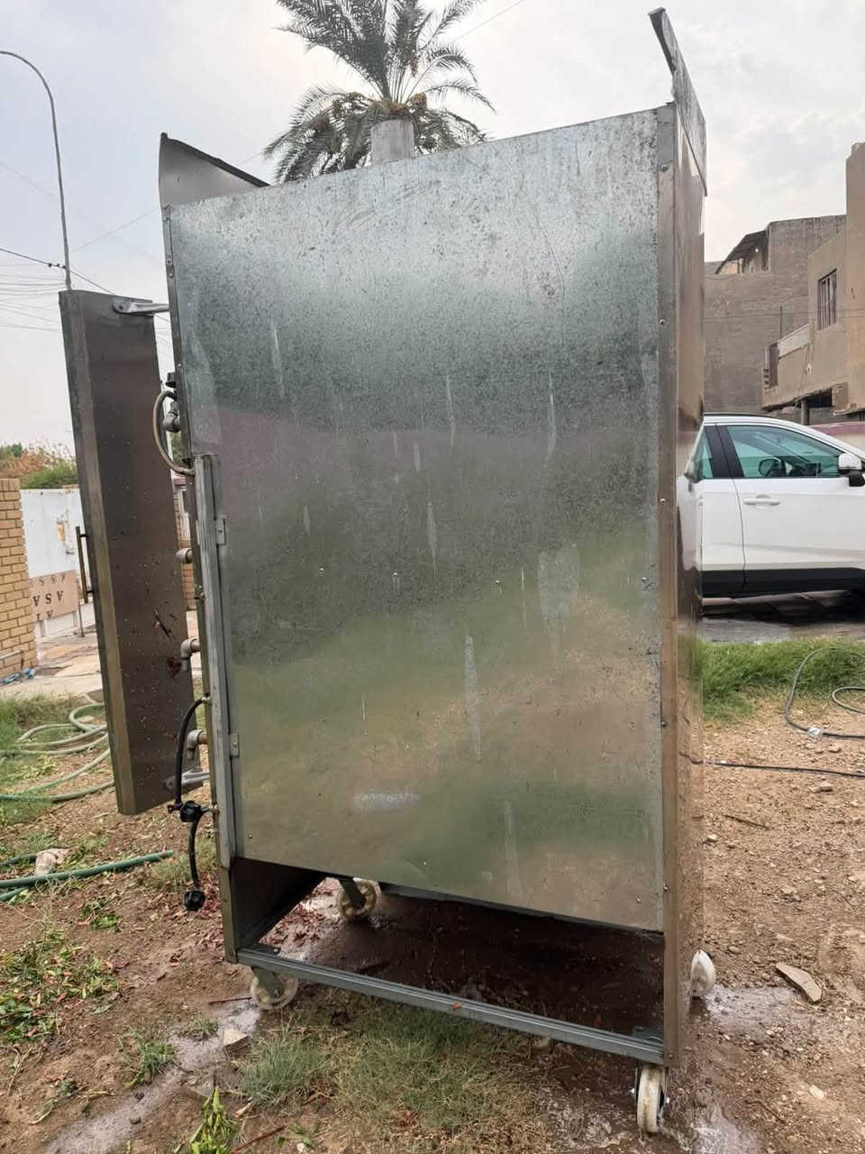 شوايه مال دجاج جديده غير مستخدمه ام 4 اعيون نقص البيها فقط الجام مكسر وباقي نضيفه كلش مكاني القادسيه بغداد
***********
