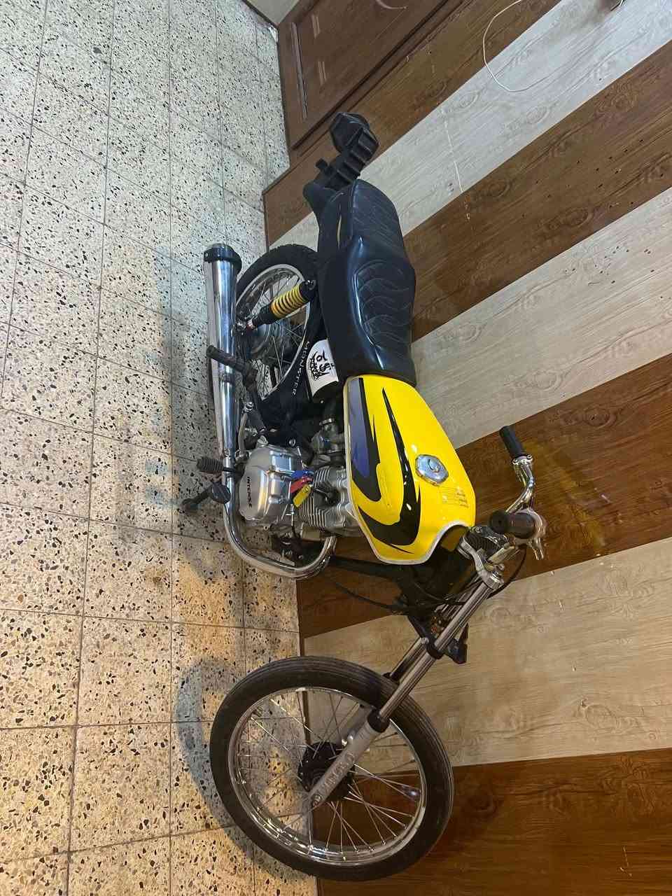 سلام عليكم مطور انتنس مدير 26 مطور حلو وكعد ويل وره جديد مطور كمل ما يعوزو ربع السعر 650 وبي مجال مكاني موصل حي البكر الرقم ***********
