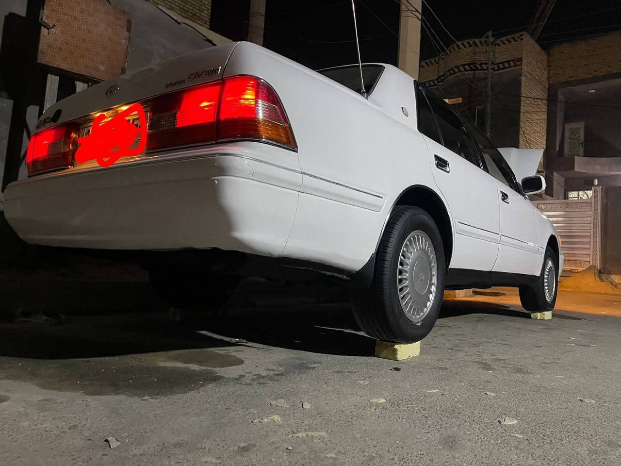 السلام عليكم راس الثور موديل 98 ايسر بلاد كويتي الساير مكينه وكير 3000 حداديه جديده تخم تاير جديد تبريد ثلج حداديه جديده مكفوله من القصه والنقل جثه والعيب الشرعي وكافه الاصوليات سياره جديده باعنا الكلمه جاهزه وباسمي رقم دولي هزه جديده سنويه جديده لغايه 2031 رقم الهاتف ***********
