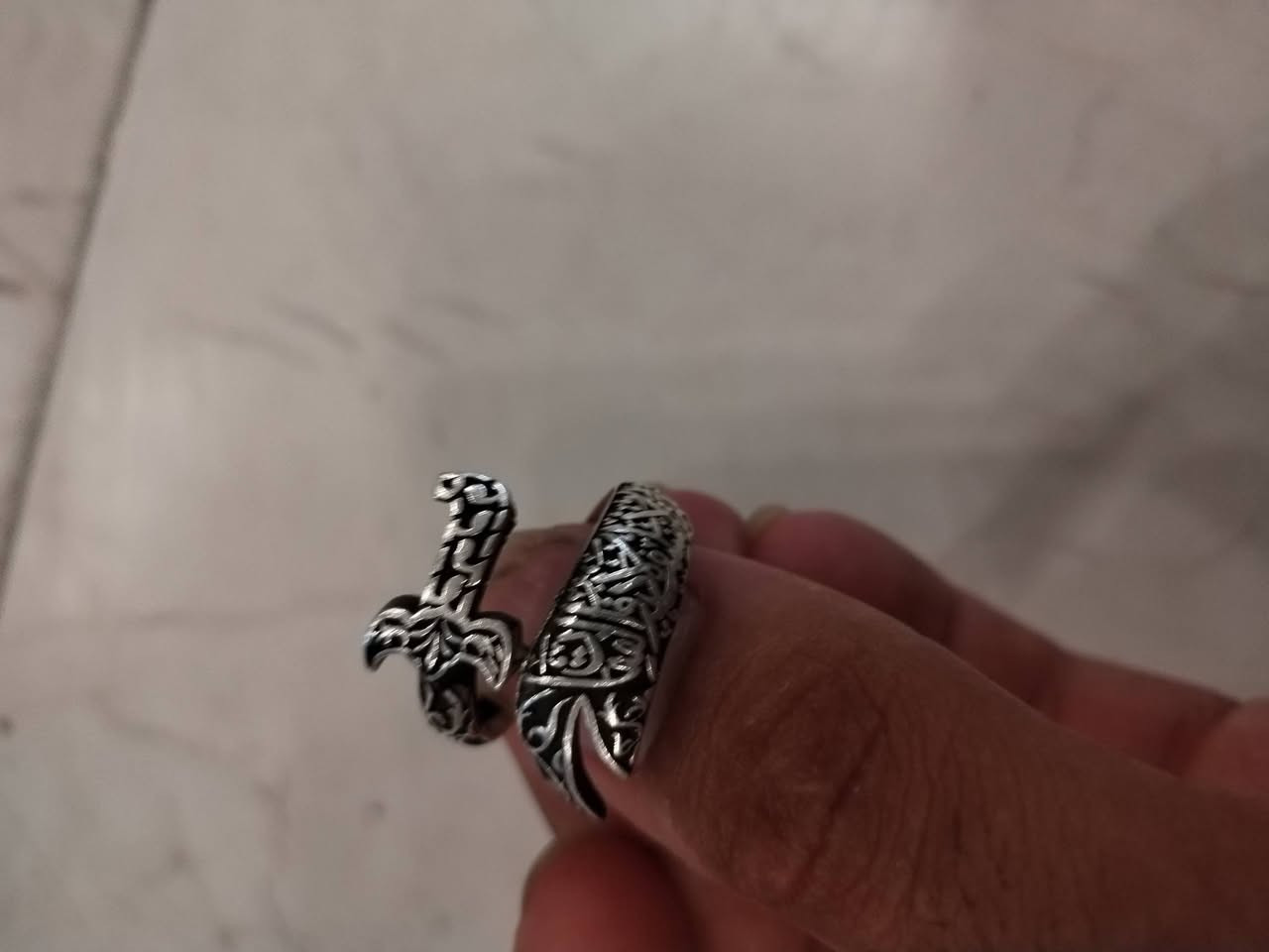 سلام عليكم خاتم فضه سعر 60 وبي مجال الاستفسار ***********
