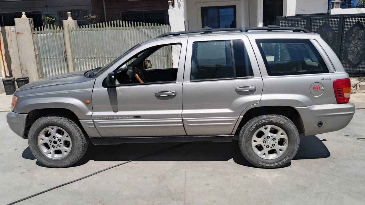 Jeep Grand Cherokee

 موديل 2000 محرك 8 سلندر تشتغل بنزين وغاز (منظومة LPG)
كارت البنزين ودفتر الغاز موجودات 
كير ومحرك مبدل جديد
رقم اربيل سنوي حتى 2028
 
سعر 55 ورقة
رقم موبايل: ***********

 Jeep Grand Cherokee
مۆدێل ٢٠٠٠   
٨ پستۆن  
بزوێنەرەکەی بەنزینە و سیستەمی غازی LPG بۆ دانراوە
کارتی بەنزین و دەفتەری غازی هەیە
ژمارەی هەولێرە و ساڵانەکەی هەتا ٢٠٢٨ە 
گێڕ و بزوێنەری تازە گۆڕاوە

نرخ ٥٥ گەڵا
ژمارەی مۆبایل: *********** كركوك, العراق
