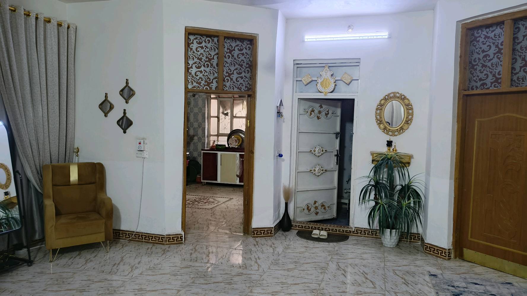 دار للبيع • تفاصيل بالمقطع