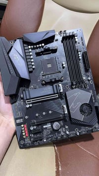 مذربورد • X570 Aorus Elite • نظيف جدا