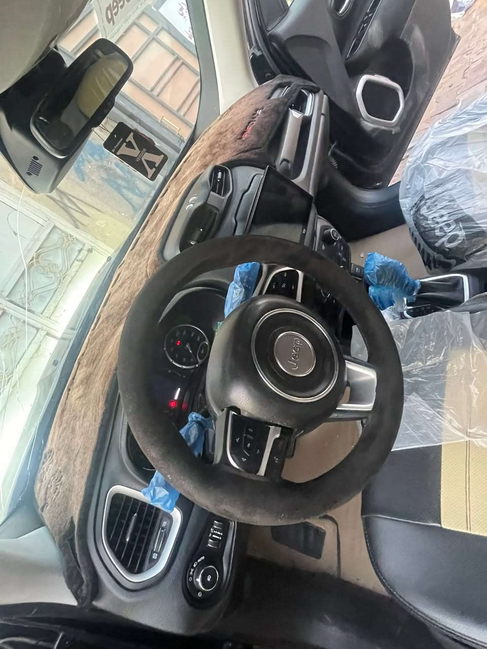 جيب رينجيد 2020
حادثه بنيد  وضربه خفيفه بلجاملغ اليم السايق ع بارد 
ماشيه 150الف 

مكاني ميسان 
السعر 110 وبيه مجال 
***********
للاستفسار ع رقم
