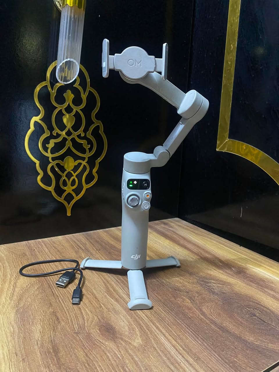 السلام عليكم شباب
للبيع مانع اهتزاز للموبايل جمبل DJI Osmo Mobile 6 باللون الرمادي
الجهاز مستعمل شيء بسيط ونظيف جداً وشغال 100% بدون أي مشاكل
أخذته بدل فلوس وما أحتاجه ويا الملحقات الظاهرة بالصورة
السعر 75 ألف
المكان بغداد
للتواصل ***********
