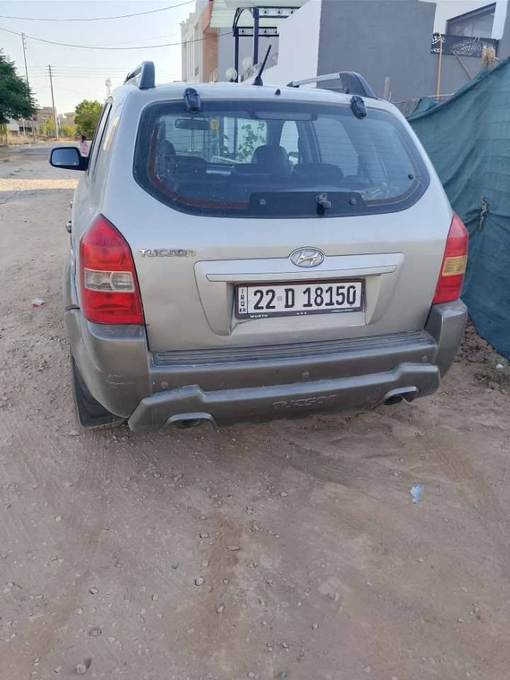 هۆندای تۆکسۆن 
مۆدێل 2009
بێ سبوغە و بێ لێدانە
گێڕ تۆماتیکە
کۆبۆنی بەنزینی کەرکوکی هەیە
ڕەقەم و سەنەوی نوێیە تا 2029
ژمارەی خاوەنی 
*********** أربيل, العراق
