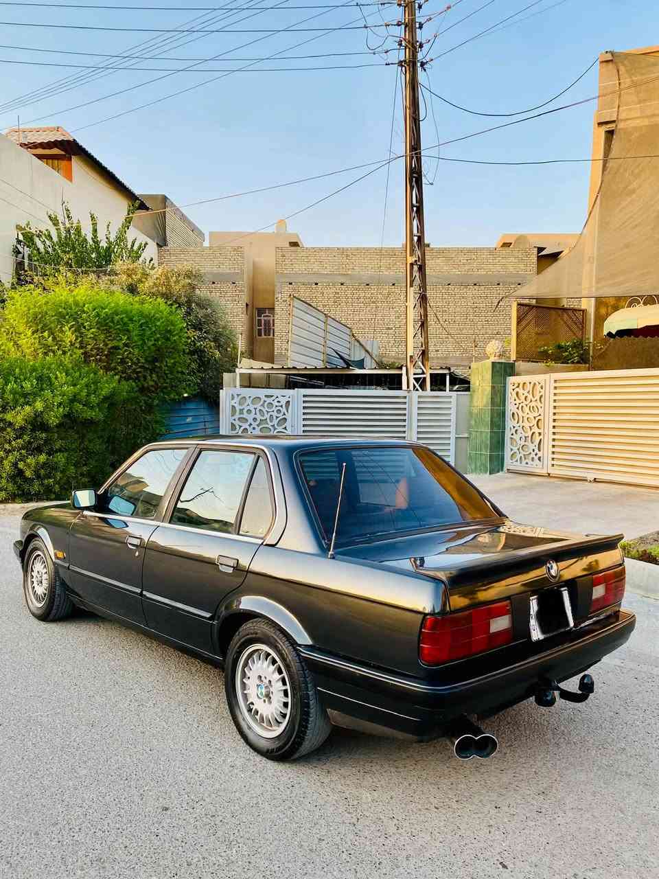 السلام عليكم 
للبيع 325i اصل بلادية وارد يابان اصل كير اوتو اصل 
رقم بغداد انكليزي تحويل مباشر
بدون حادث بدون قطرة خياس ABS شغال 
اول صبغة الها الصالنصه جديدة حجر بيئة موجود
كهربائيات كلها بلاديه وشغالة 
صدر امامي وخلفي جديد اصلي 
تبريد منظومة كلها جديدة شغال 
مكينه و كير خير من الله جدد
تخم ويل وتايرات وباتري جدد 
غرفتها جديدة بلادية 
اخوان السيارة جديدة وبلادية ومناقصها شي 
العنوان : بغداد السيدية 
السعر : 58 ورقة وبيها مجال رجاءاً متتقارن بل مهجومات والجناي يعرف شقصد 
***********
