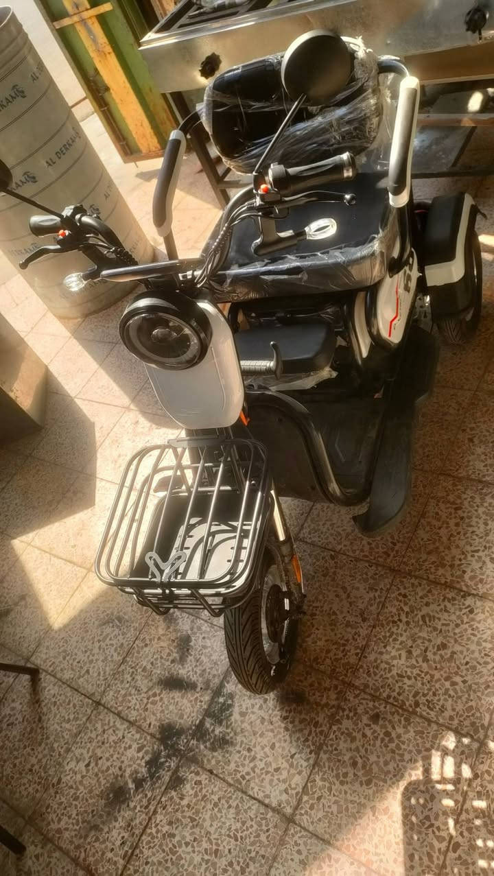 ماطور شحن للبيع 
جديد مستخدم اسبوع فقط وشرط بعدو وضع شركه
سعر ٩٠٠ وبي مجال حگ الجيه 
للاستفسار اتصل ***********
