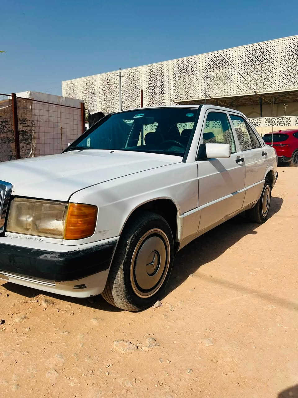السلام عليكم ورحمة الله وبركاته 🌹
🚘 مرسيدس E190 (طيارين)
🔹 الموديل: 1992
🔹 المحرك: 260 — 6 سلندر
🔹 المحرك أصلي
🔹 مكينة وگير وحدادية بالشرط
🔹 السيارة ناعمة وحلوة بالسياقةحيل
🔹 تخم تاير جديد 🛞
🔹 بطارية جديدة 🔋
🔹 كهربائياتها كلها شغالة
🔹 ABS شغال ✅
🔹 التبريد شغال، بس يحتاج شوية غاز

🎨 السيارة بيها صبغ، تقريباً قطعتين إلى ثلاث قطع، لكن البيع مصبوغة عام.

📋 رقم أربيل قديم
📌 السنويات ساقطة من سنة 2021
🔄 صاحب السيارة يريد مداور
❌ ماكو وكالة
✅ شرط التحويل

📍 مكان السيارة: النجف الأشرف

💰 السعر: 35 مليون دينار
والبيع بيه مجال بسيط.

سيارة حلوة ونظيفة، تفيد الجناي وتفيد اللي يريد سيارة مرتبة بسعر مناسب 👌

📞 للاستفسار الاتصال على الرقم التالي:
[***********]
