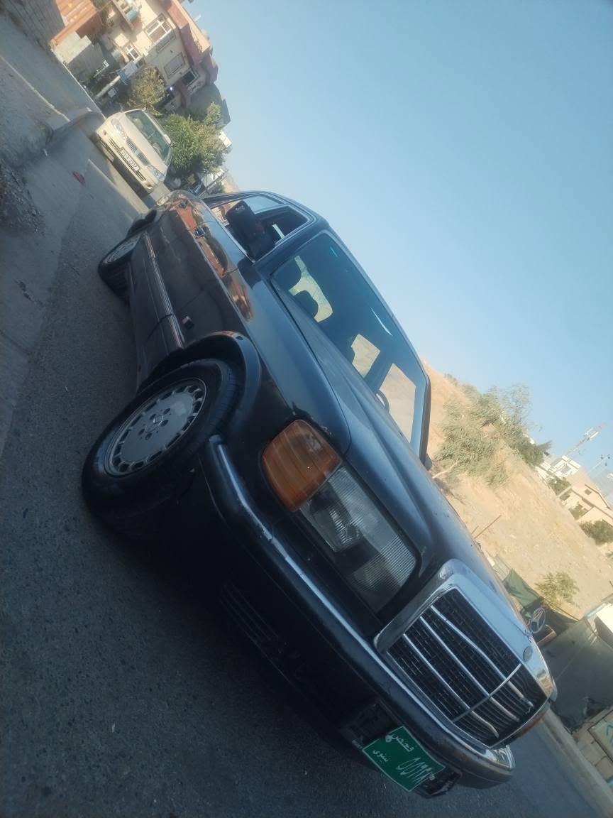 مارسیدز ڕیاسی بۆ فرۆشتنوو گۆڕینەوە گێڕوو مەکینەی ئەڕنەبی ۳۰۰۰  سەیارەیەکی جوانوو ڕێکوو پێکە بێ نوقسانیە  لە سلێمانی السليمانية, العراق
