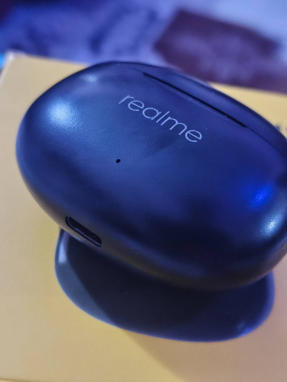 ​🎧 سماعة realme Buds T110 الأصلية — الأداء القوي والمواصفات العالية بسعر ما يتعوض!
إذا تدور سماعة يومية صوتها نقي وبيس عالي وبطارية تدوم أيام، الـ T110 تجمعلك كل شي:
​بطارية عملاقة: تدوم حتى 38 ساعة تشغيل مع علبة الشحن.
​شحن سريع: 10 دقائق شحن تنطيك تقريباً ساعتين استماع.
​مكالمات واضحة: تدعم عزل الضوضاء بالذكاء الاصطناعي (AI ENC) لتصفية الصوت أثناء الاتصال.
​صوت قوي: محرك صوت 10mm ينطيك تفاصيل واضحة وبيس عميق.
​بلوتوث 5.4 الحديث: استقرار تام بالاتصال ومود ألعاب بتأخير صوت منخفض جداً.
​مقاومة للماء والعرق: بمعيار IPX5 للتمارين والاستخدام اليومي.
​💰 السعر: 14,000 دينار فقط
🚚 التوصيل: متوفر لجميع المحافظات
📲 للحجز والاستفسار عبر واتساب: ***********
