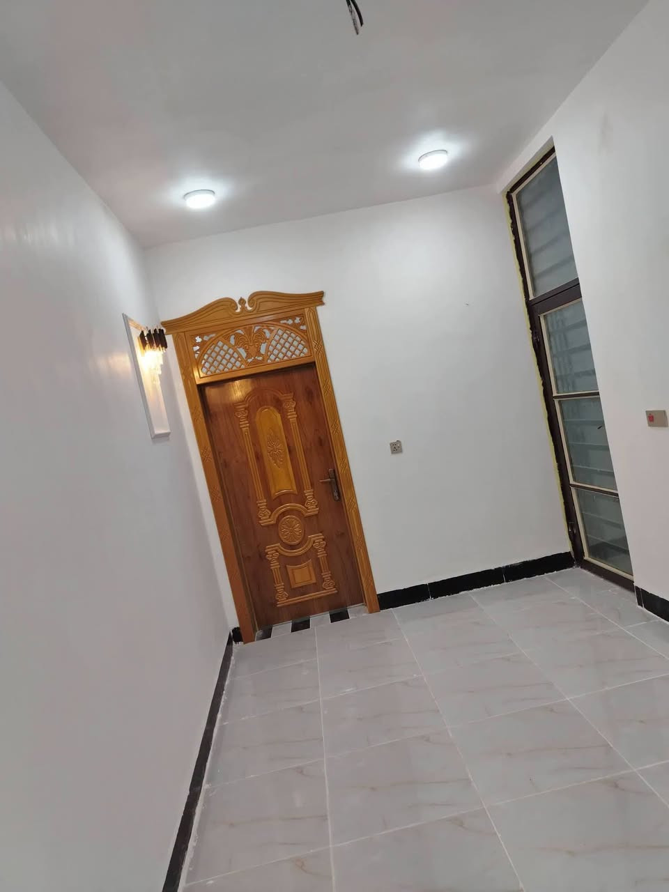 ٥٠م • بناء حديث • عمود ٣١٧