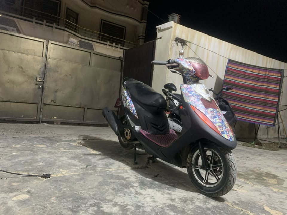 دراجه ماكس عدله 
الدرجه نضيفه حيل ودراجه نكره سلف وهندر 
اي نقص مابيه كهربائياته شغله كله وياله نجمه وتايترات جدد بيه 
***********. كورك 
***********. كورك
