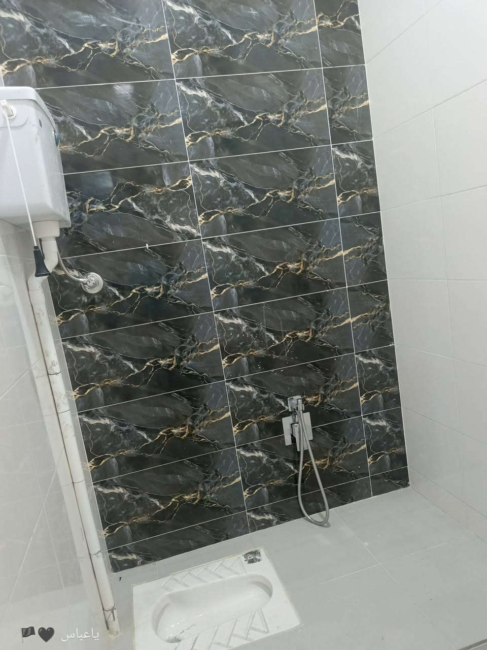 يوجد شقة عدد 2 الايجار طابق ثاني
العنوان الشقة حي الفرات شارع الصب
الشقة تحتوي على غرفه نوم وصاله ومطبخ وصحيات
وسطح الشقة نضيفه اجد حلو موقع اجد حلو
ومطلوب عائله صغيره 

اي استفسار اتصال على ارقام التاليه
*********** بإدارة ابورقيه العرداوي للعقار
***********
*********** بإدارة ابوامجد الكرعاوي للعقار
*********** هذه الرقم بي بس واتساب فقط
ومراجعة المكتب اسم المكتب الغيث للعقار
عنوان المكتب حي العسكري الأول قرب مطعم كباب نذير الشارع مباشره
