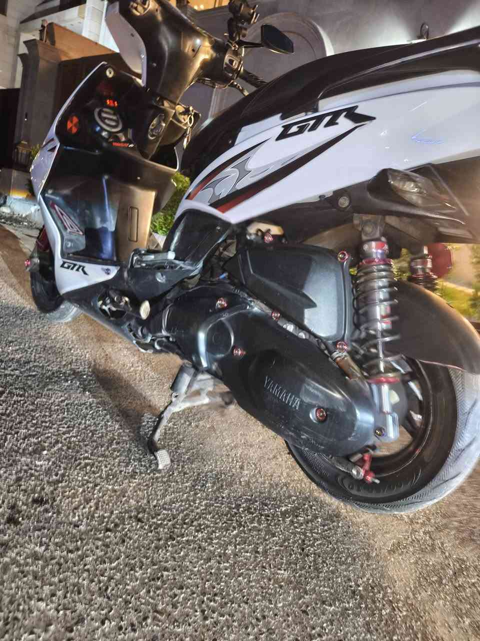 سلام عليكم دراجه GTR موديل11 صدار محدود تجي شاشه 3 الوان دراجه ممشاه حقيقي اوراقه موجوده مكينه بكفالتي تجي تفحص كلجات خلفي امامي رياضي صدر جمس اصدار خاص مو مال سكنس او شاده كله شغل بلادي او دراجه متعوف عليه تواصل *********** مكاني بغداد مدينة الصدر
