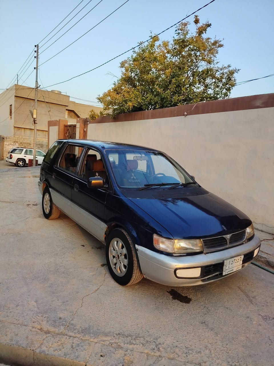 🚘 للبيع مستبوشي كولت 7 راكب 🚘

🔹 رقم ديالى
🔹 اللون نيلي ومصبوغة، الحزام للجمالية فقط
🔹 كير أوتماتيك
🔹 كهربائيات كلهة شغالة
🔹 منظومة سماعات ومسجل جديدة
🔹 التبريد شغال ثلج ❄
🔹 تايرات نضيقة حجم 15
🔹 صدر جديد
🔹 باتري جديدة
🔹 دوشمة جديدة
🔹 الدشبول والبطاين كلهة جديدة ونظيفة

✅ السيارة نشطة ومرتبة وسعرهة مناسب 
 والسعر 35 ورقة قفل قفل  وترهم مراوس 🔐
⚠️ الملاحظات:

- السنوية ساقطة، بس بيهة كابون بنزين
- بيهة شوية خياس بالجامرلوغ بس معالج 
- المحرك بي صرف دهن بسيط

والي يريدهة يتفضل ينصل علهاذة الرقم 
***********
