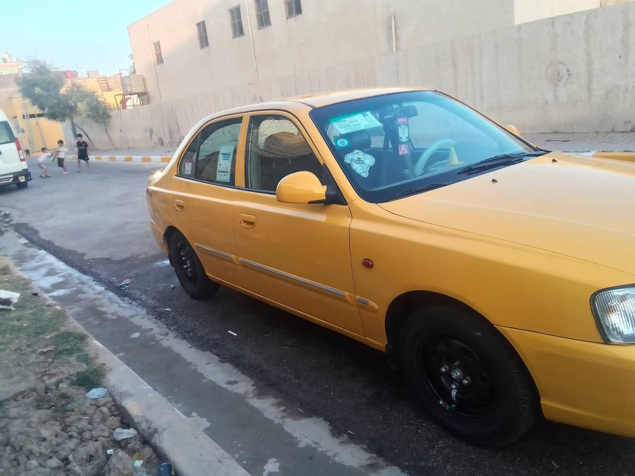 السلام عليكم فيرنا٢٠١٤ رقم بغداد دولي السياره 
معيوده ضربتها بل بكلايت الوره وباقي كله مكفول
سياره خير من الله هزه جديد مصفره هئيه وغرمات
السعر ٦٠وبيها مجال حك جيه عنواني بغداد الحسينية رقم ***********
