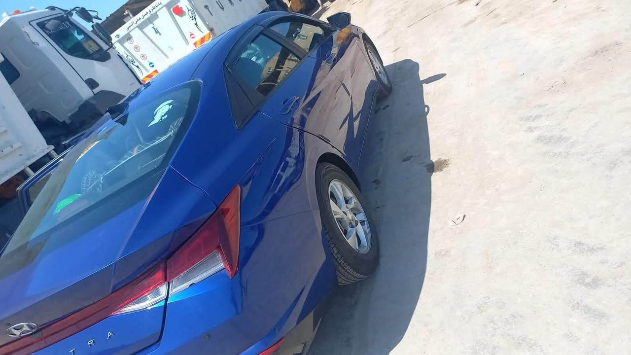 السلام عليكم
النتره موديل ٢٣ باسمي. 

امريكي.  حادثها  موجود 

سياره كل نقص مابيها 

السعر. ١٣٠ بيها مجال 

الاتصال***********
