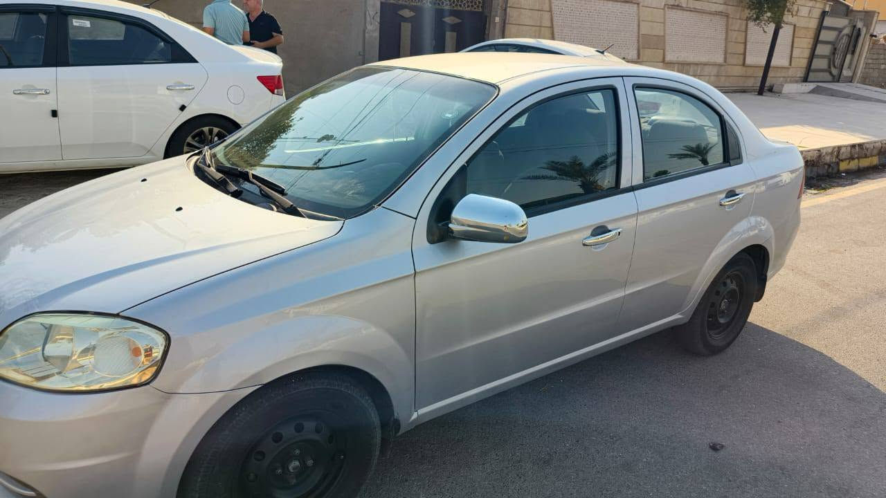 للبيع افيو 2008
بدون صبغ بدون دواخل فقط باب النفر رش من الخارج اوربي..بدون تبديل بدون معجون 
كير ومحرك اصلي ما مفتوح لا صرف ولا نفخ 
تبريد تدفئه شرط 
طخم شرط 
تايرات جديده 
باتري جديد 
ماشيه 150 الف حقيقي شرط كلين السيارة من الداخل والخارج لا تقحيل لا رصعات برغي ما مضروبه ولا ينقصها مكفوله من كلشي احلى من الصور يعني جيتك ما بلاش شرط 
سنويه لل 2031 اني الشرعي صافيه مصفايه 
السعر 68 وبيها مجال..بيع مستعجل 
للاستفسار الاتصال عالرقم او مراسله واتساب ***********

