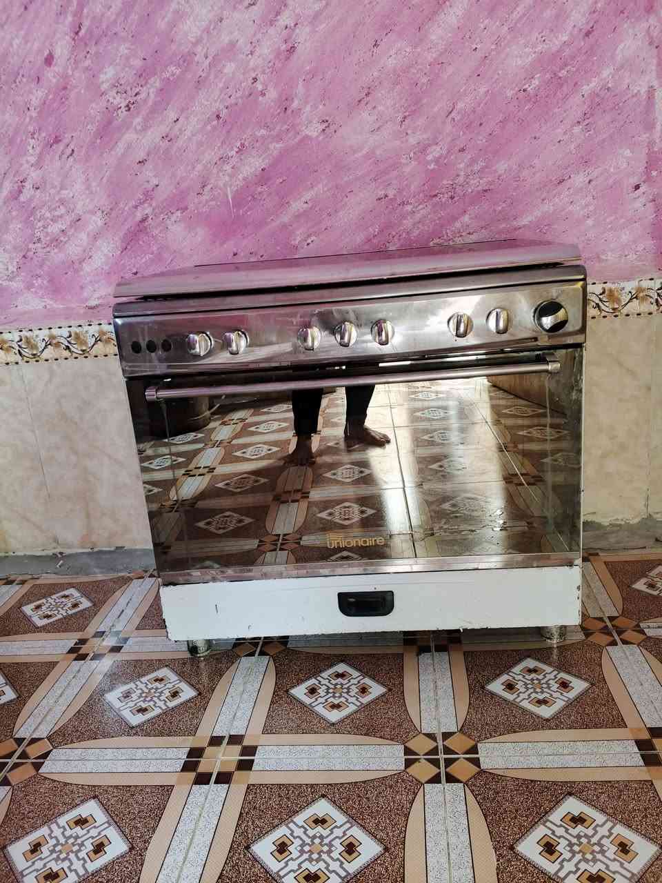 سلام عليكم طباخ نوعيته يونيڨريسال نضام بوري ناره زركه كدامك متواجد وتساب سعر خاص ***********
