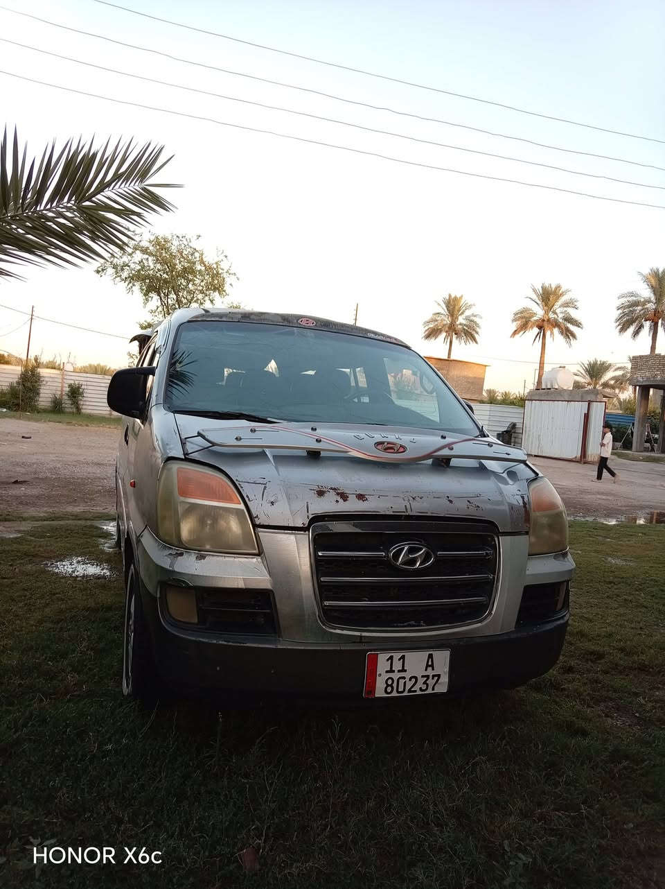 @السلام عليكم ستاركس ٢٠٠٦ تكمه بسنويه ٢٠٠٧ سياره شواصيهة كفاله اربعتهن لاتنكيد ولاخياس ولا لحيم مكينه تعبانه تايرات خلفيه جديده امام بحاله جيده غرفه سياره الارضيه مدوشمه وسقف مدوشم جلد بس الكشنات القلابات يرادلهن دوشمه سياره عليهة غرامه مرور ١٠٠ وهيئة ٢٥٠ ألف مجموع ٣٥ الف ينزل من سعرهة سياره باسم ابويه رقم نكليزي جديد سعر سياره ٧٥ ورقه بيهة مجال للطيبين هذا رقمي الكورك *********** مكاني تاجي شيخ حمد قرب مشروع الكرخ
