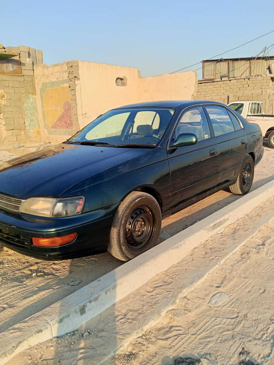 سلام عليكم كرونا مديل 92السياره جاهزه من كلشي مكينه كير حداده تخم تاير رقم بصره جديد سنويه 30
السياره جديده مال بيت السعر 45وبيه مجال حك الجيه 
مكان السياره البصره زبير ***********
