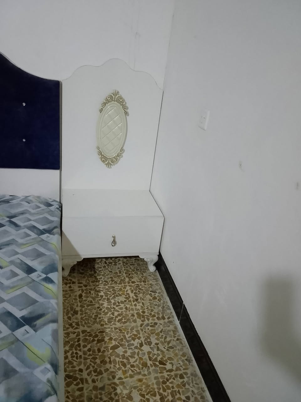 للبيع غرفه تركيه  شراي انتصل*********** خاص مغلق
