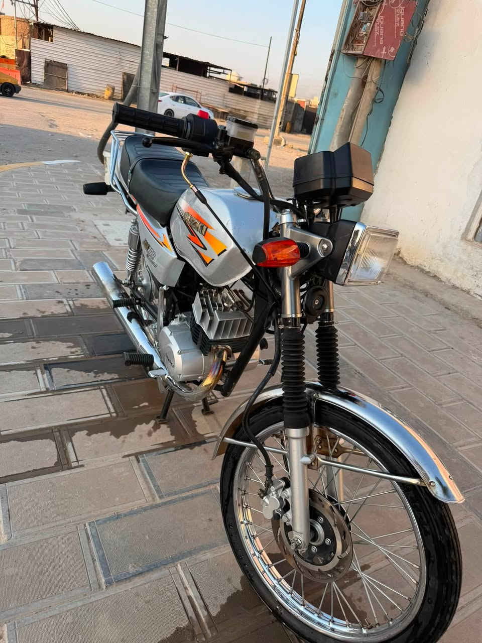 سلام عليكم ساسوكي ياباني موديل ٢٥ اوراق سكنر الدراجه جديده برغي ما مفتوح بيها مكاني بابل مركز سعرها ٦٥٠ بيها مجال ***********
