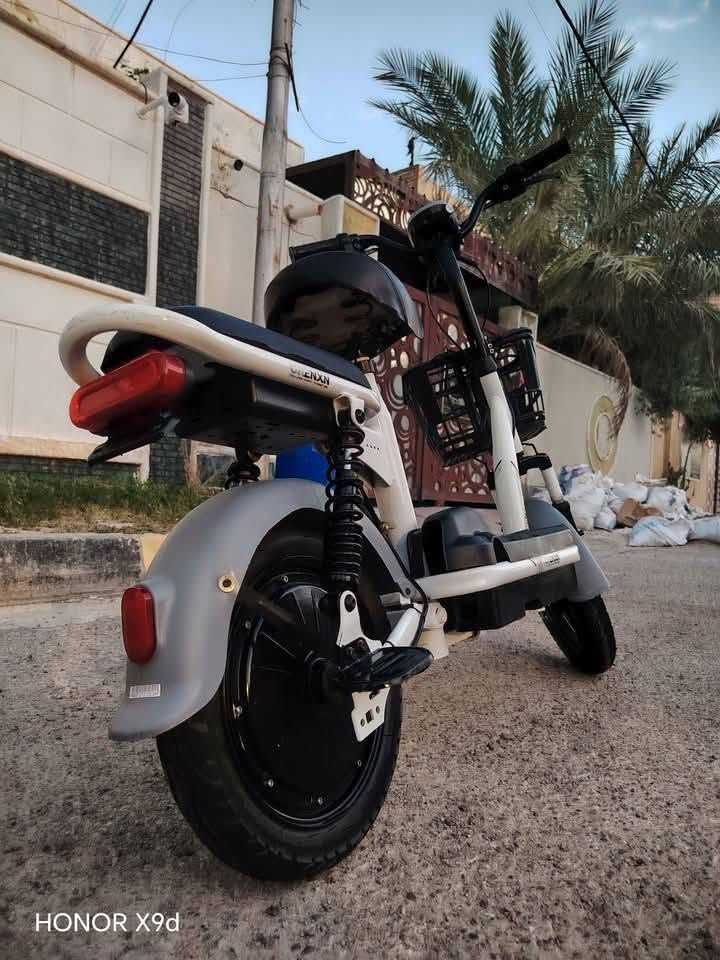 السلام عليكم.
دراجه شحن . ..
حجم 14......
لبيع ......

3 سرع ...

دراجه نظيفه 💯....

والسعر مناسب جدأ...

 للاستفسا‏‪‏ر
مراسله عل واتساب .
***********

📍كوت الزهراء ....

