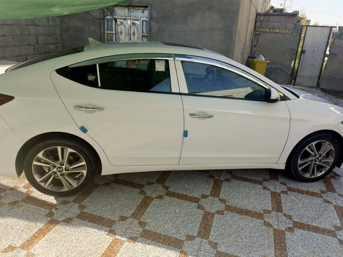 فول موصفات عدا البصمه
فتحه سقف 

سايد ابريك يدوي 

شاشه بلادي 

كامره دواره 

تايرات جديده

تبريد قطعتين 

لد ليلي نهاري 

محرك 2000 دوش 

تحكم ستيرن 

حساسات خلفيه 

مرايات شفط عند القفل 

كشنات مخمل 

بأسم شركه عندي وكاله عامه 

سنويه 2031 

السعر 134 

مكان بصره 

رقم الهاتف ***********

                ***********
