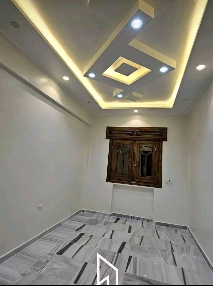 سلام عليكم 
عمل كافة انواع ديكورات وجبس وغيره كمثال الثنوي وتقليف الجدران كافه للستفسار ***********
