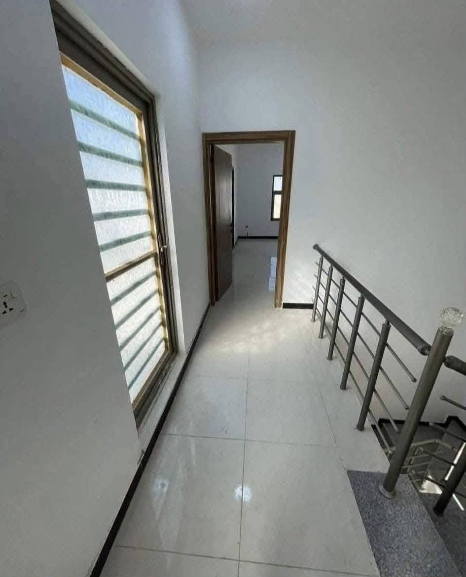 🏡 فرصة مميزة للسكن متتعووض 🏡
🔹 دار للبيع في مجمع الأميرات 2
📍 المساحة: 250 م²
✅ المربع الأول
✅ جاهزة للسكن
✅ قريبة من البوابة
✨ موقع مميز ومرغوب

💰 المقدمه:  137 مليون  فقط
🏦 والمتبقي على المصرف العقاري

📞 للاستفسار ***********
